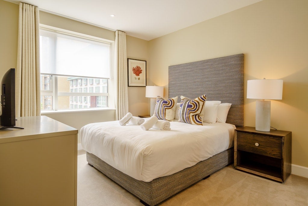 Flat Westferry Circus in Greater London