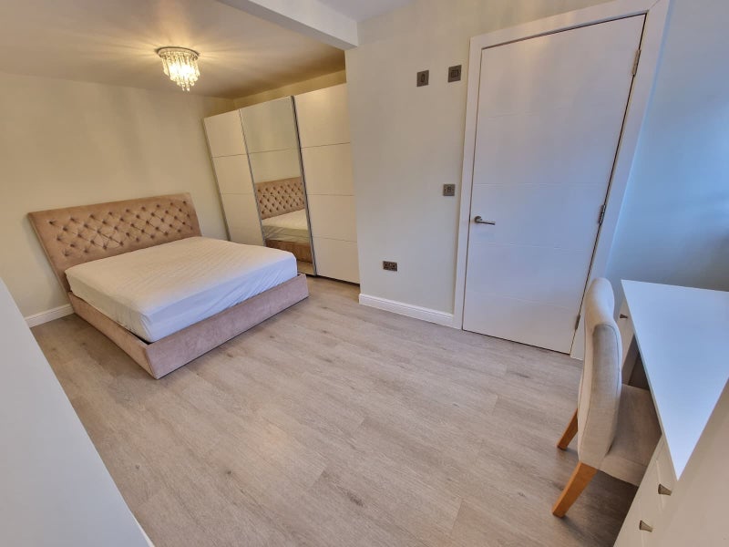 Room Path Link in Crawley