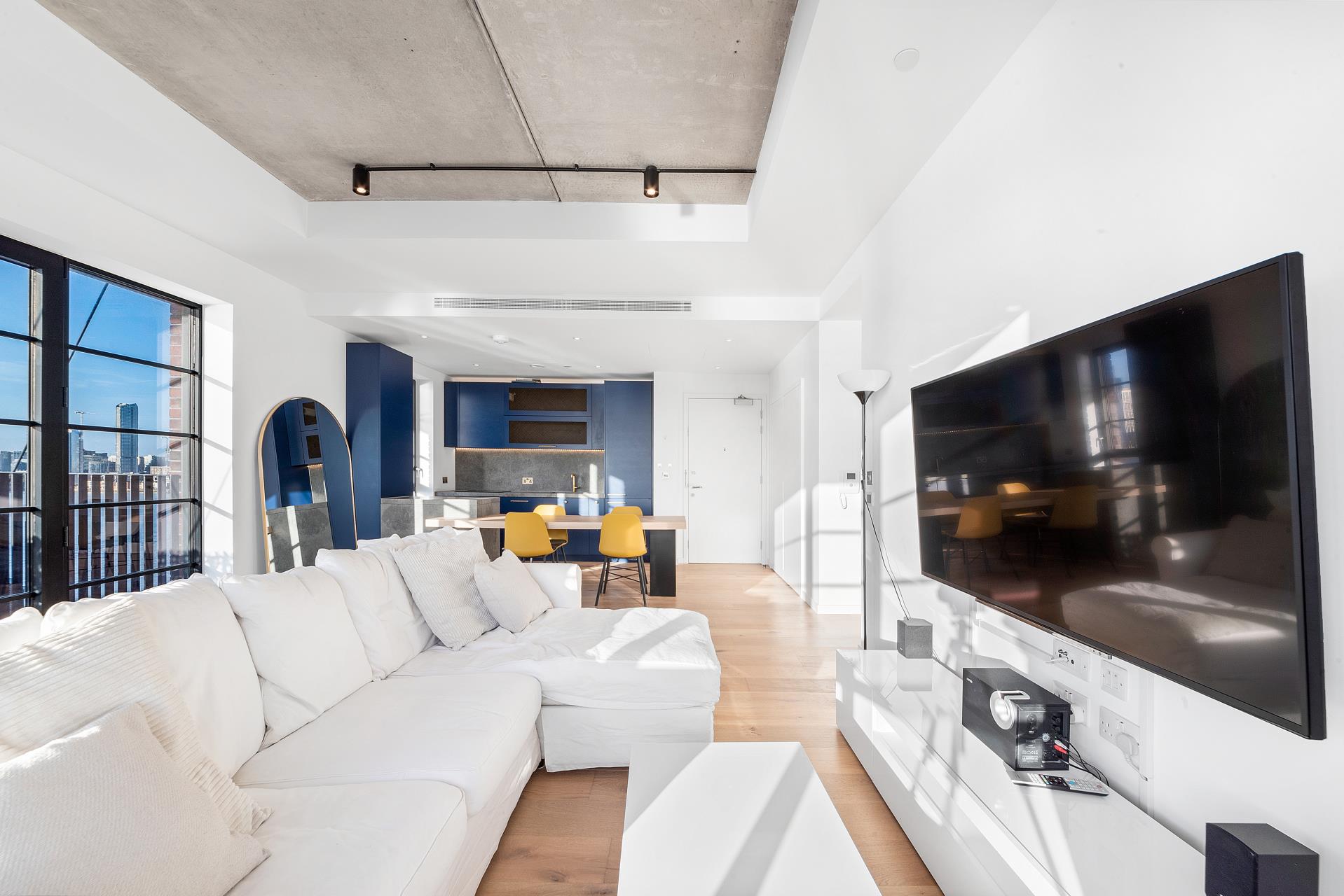 Flat Orchard Place in Greater London