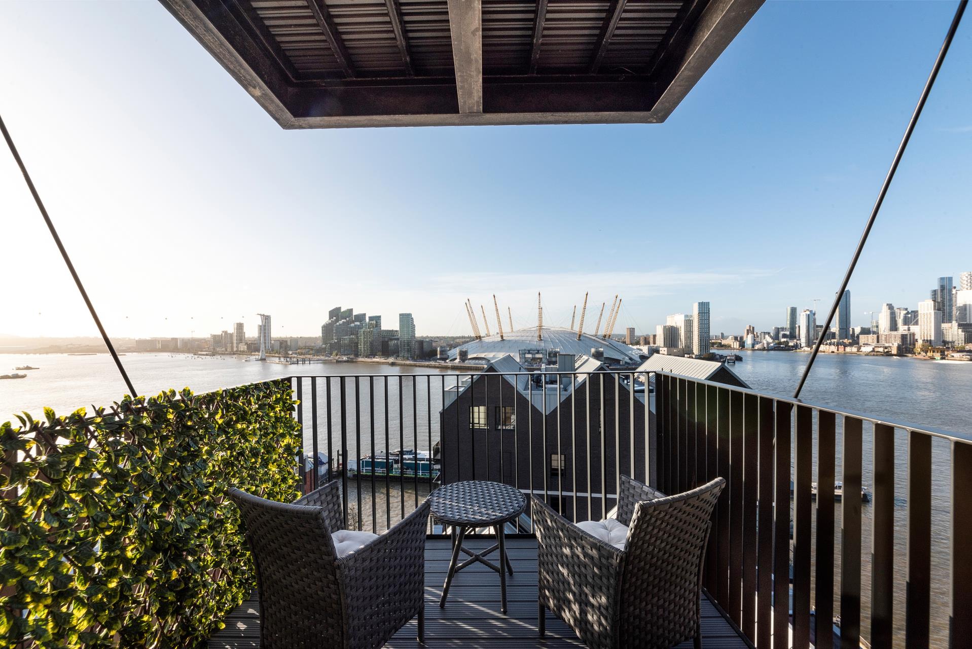 Flat Orchard Place in Greater London