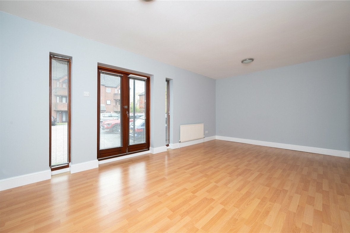 Flat Ashtree Court in St Albans
