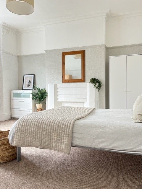 Room Egerton Road in Plymouth