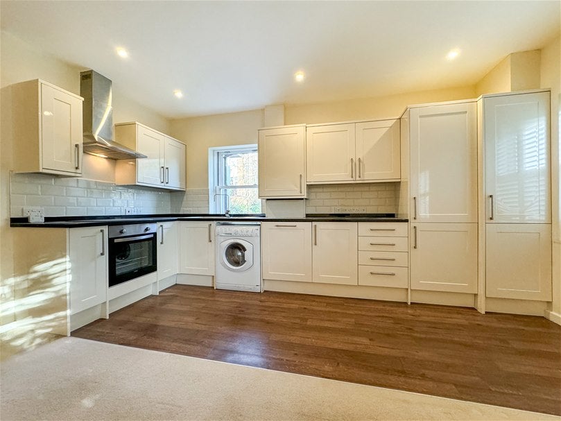 Flat London Road in St Albans
