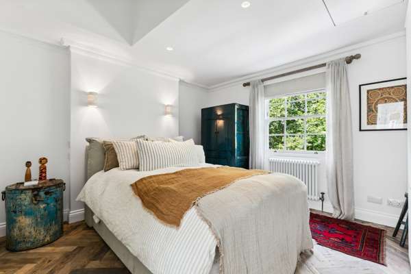 Flat The Green in Greater London