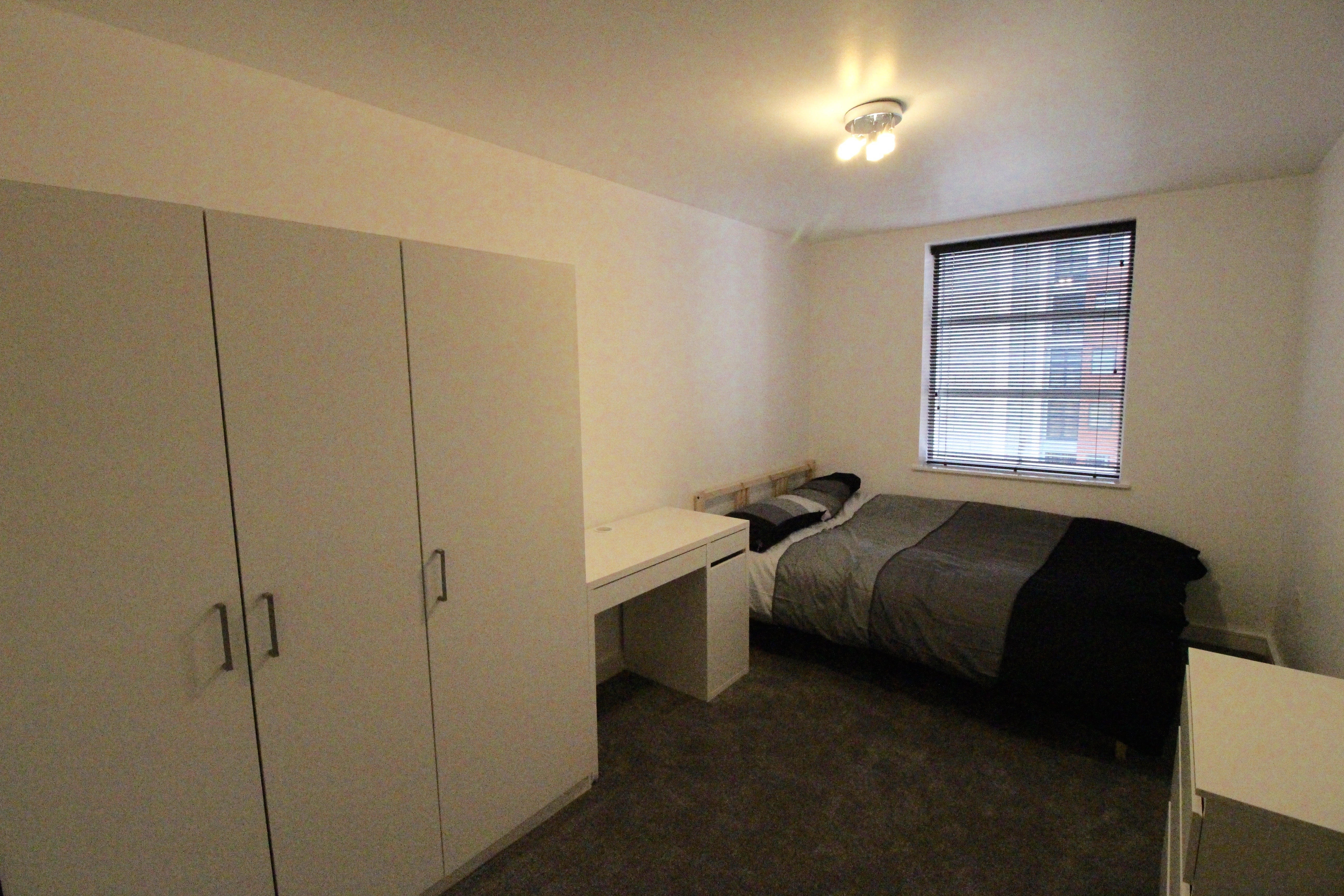 Flat Lower Ormond Street in Manchester