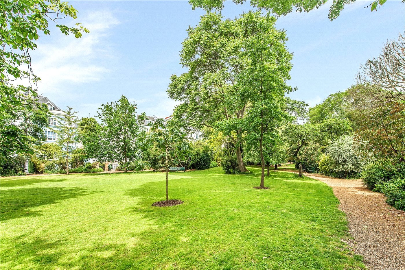 Flat Lansdowne Road in Greater London