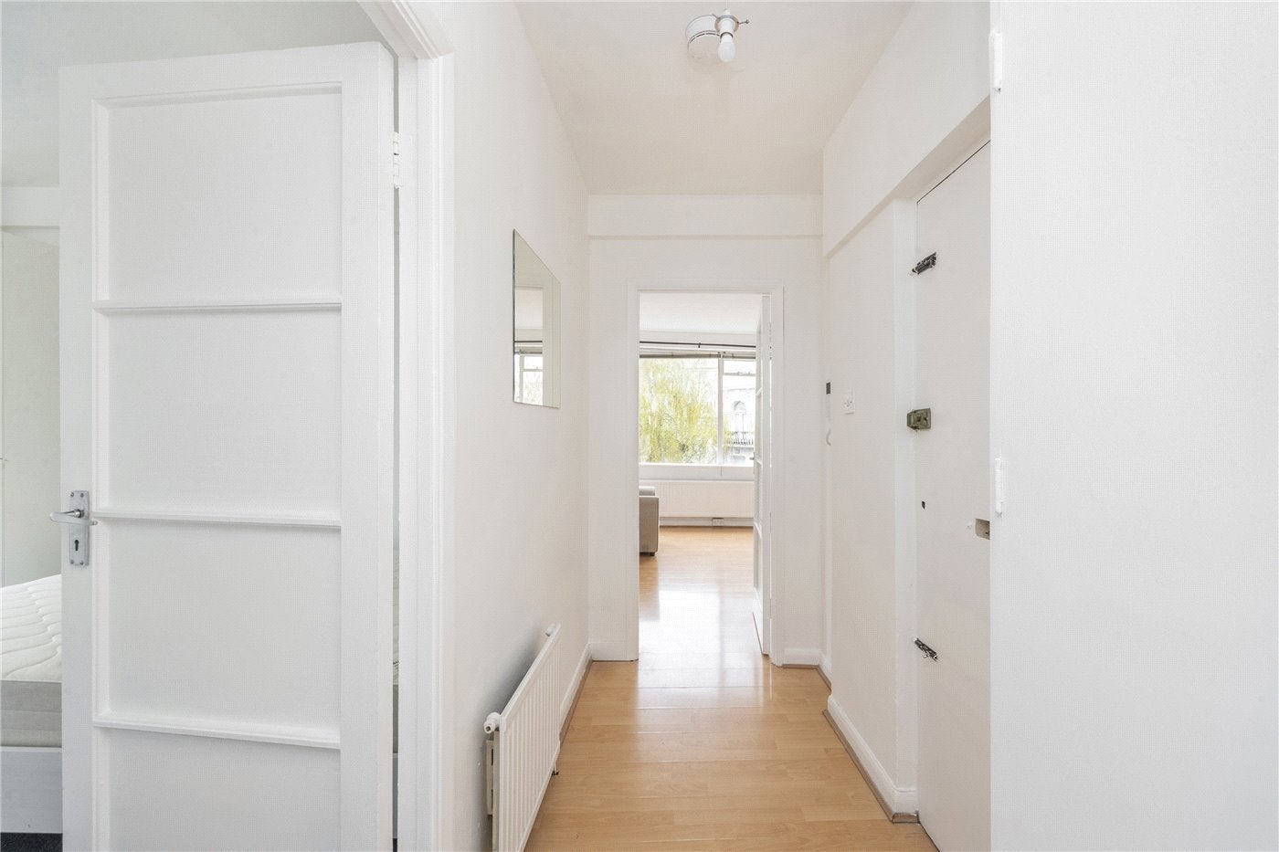 Flat Lansdowne Road in Greater London