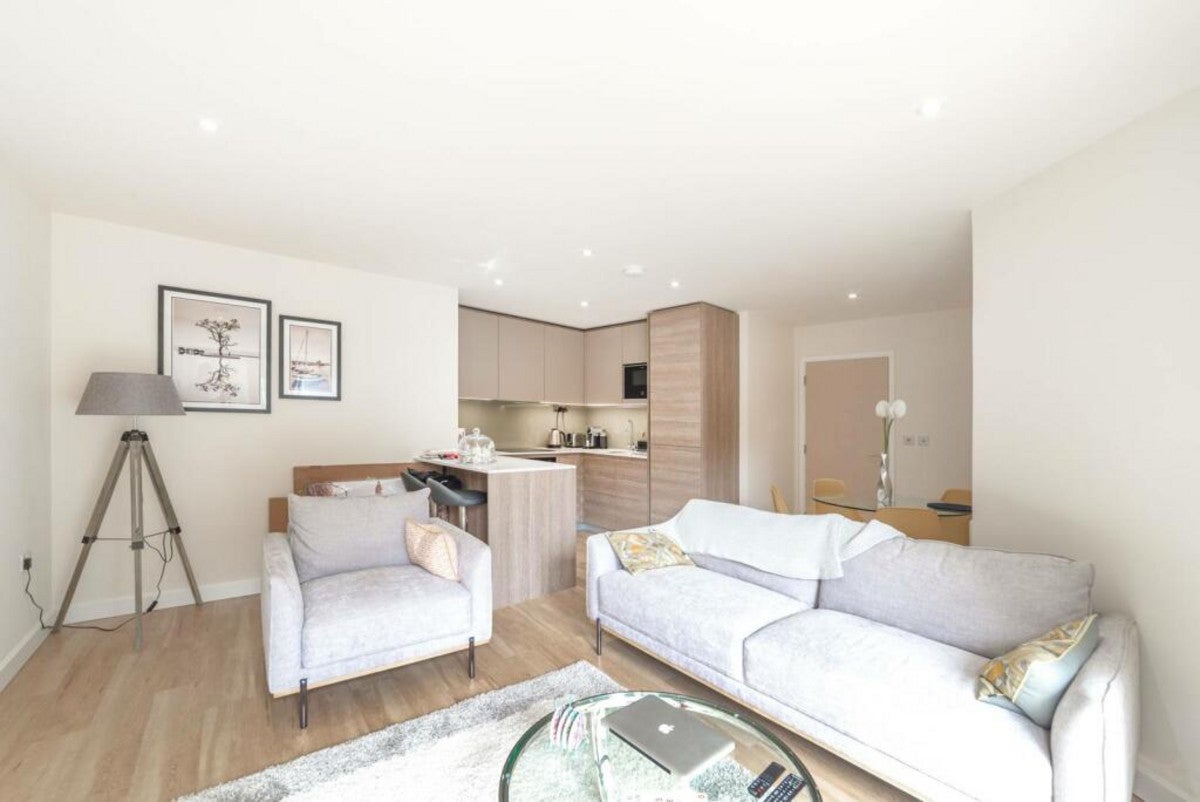 Flat Beaufort Park in Greater London