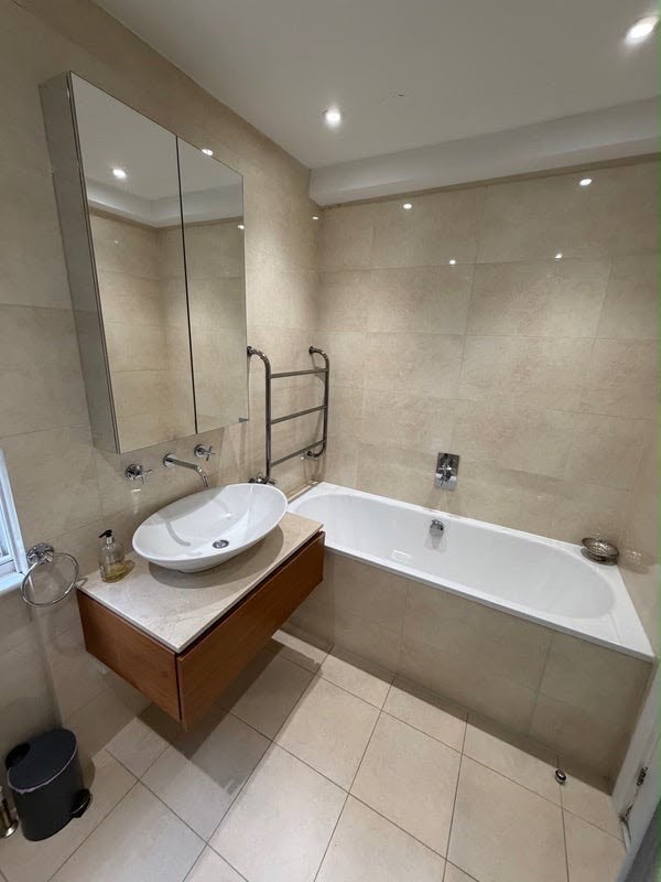 Room Wilfred Street in City of Westminster