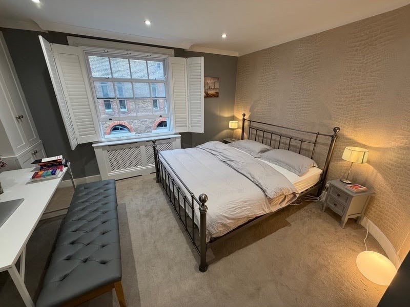 Room Wilfred Street in City of Westminster