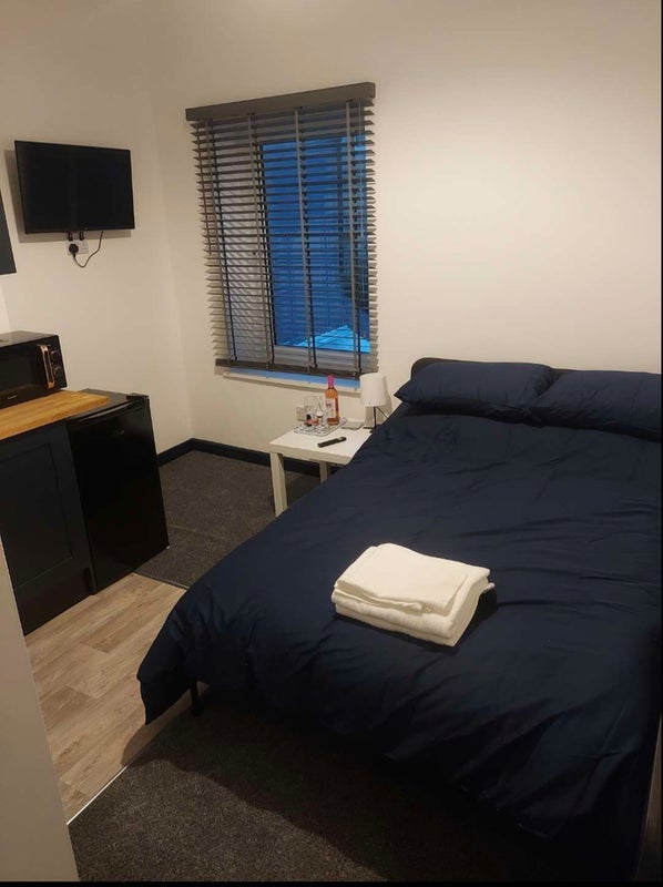 Room Main Street in Barry