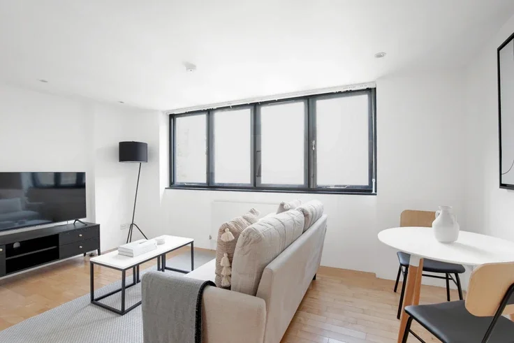 Flat Macklin Street in Greater London