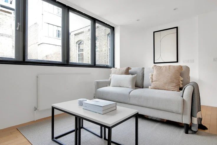 Flat Macklin Street in Greater London