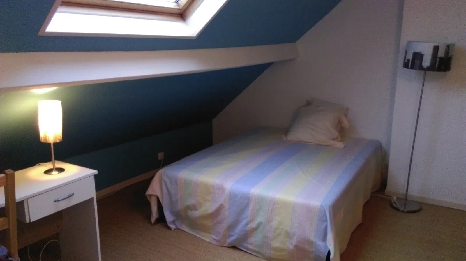 Chambre Place Jean Jaurès à Loos