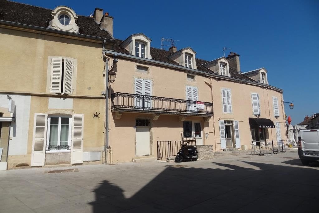 Appartement Place de l'Hôtel de Ville à Meursault