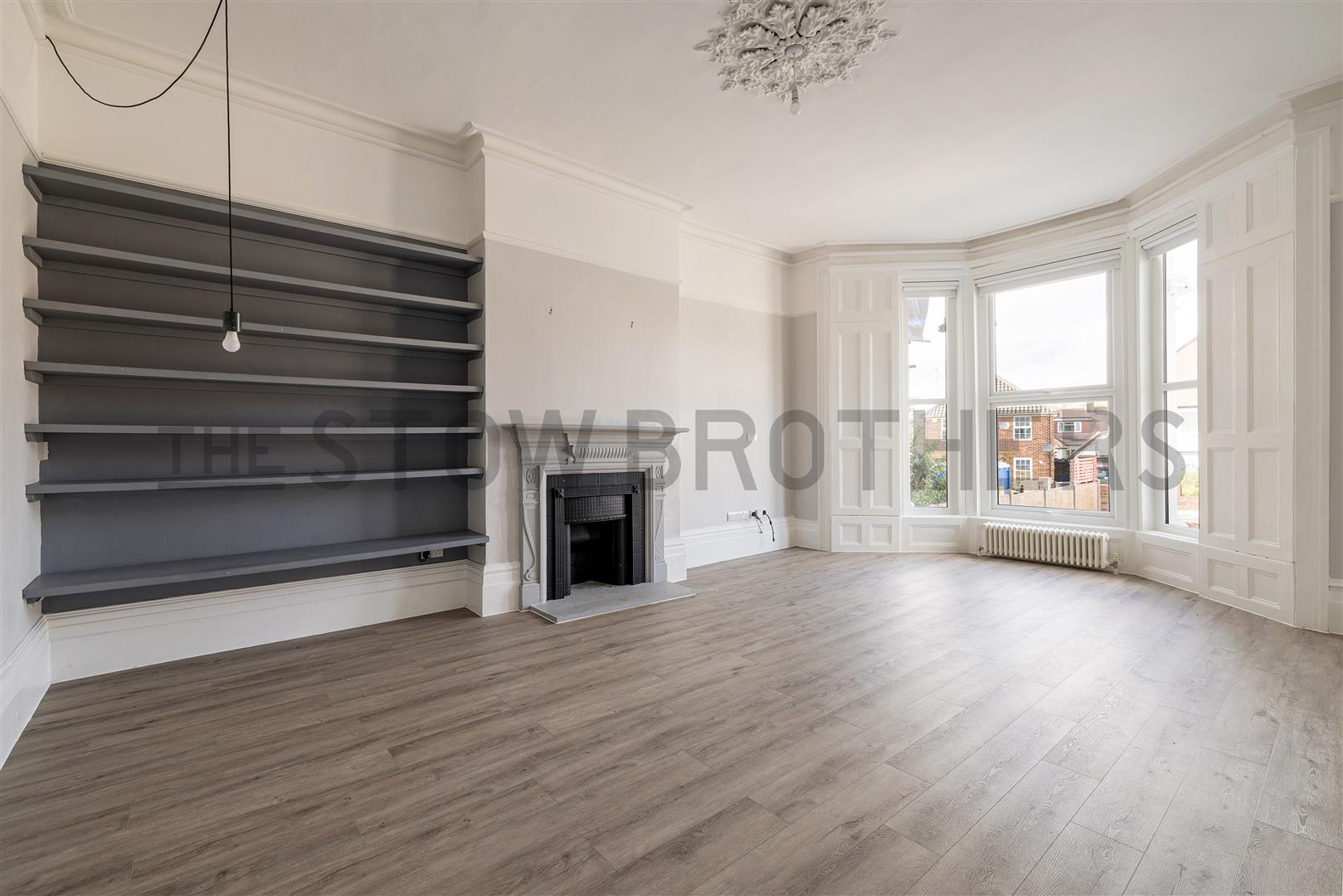 Flat Nether Street in Greater London