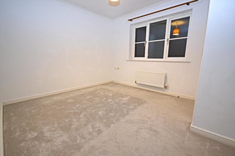 Flat Granary Close in Horsham