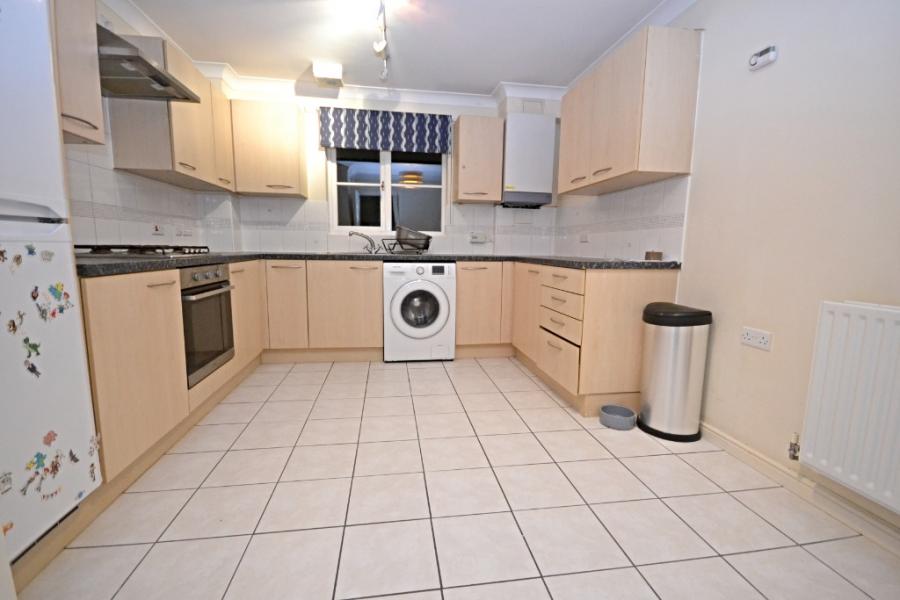 Flat Granary Close in Horsham