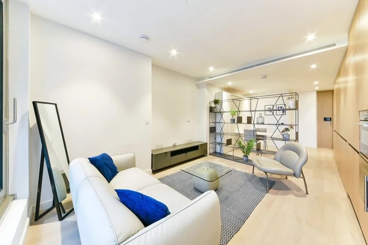 Flat Park Drive in Greater London