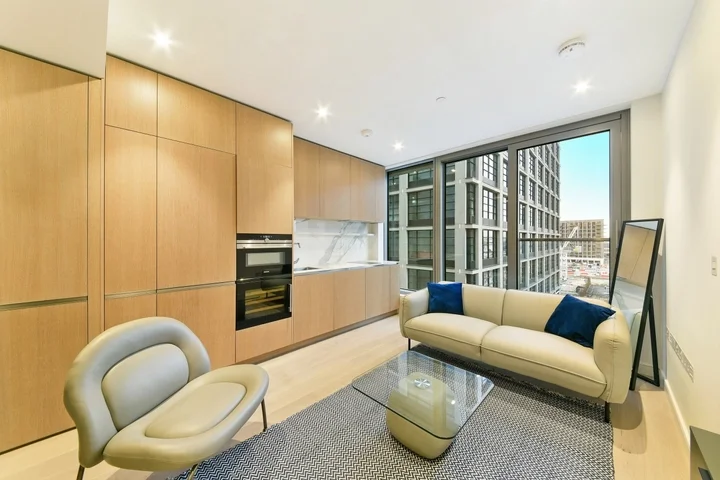 Flat Park Drive in Greater London