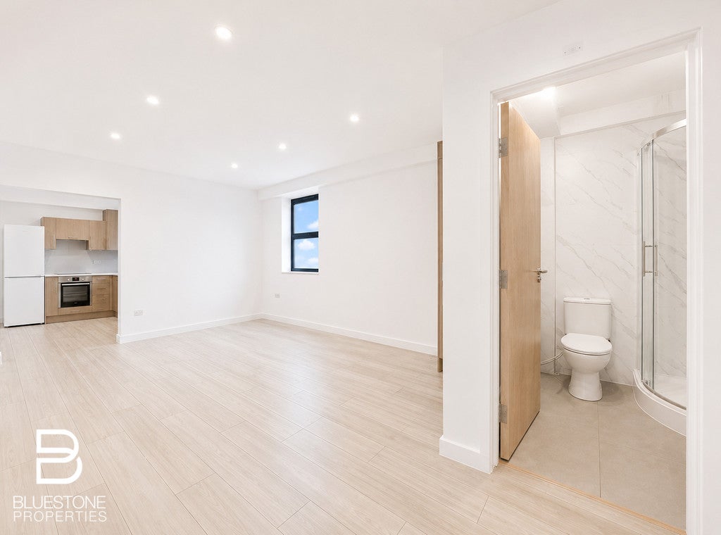 Flat Beddington Gardens in Greater London