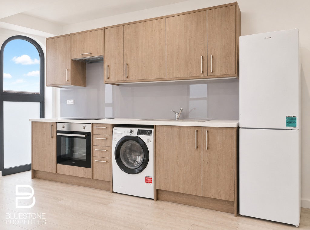 Flat Beddington Gardens in Greater London