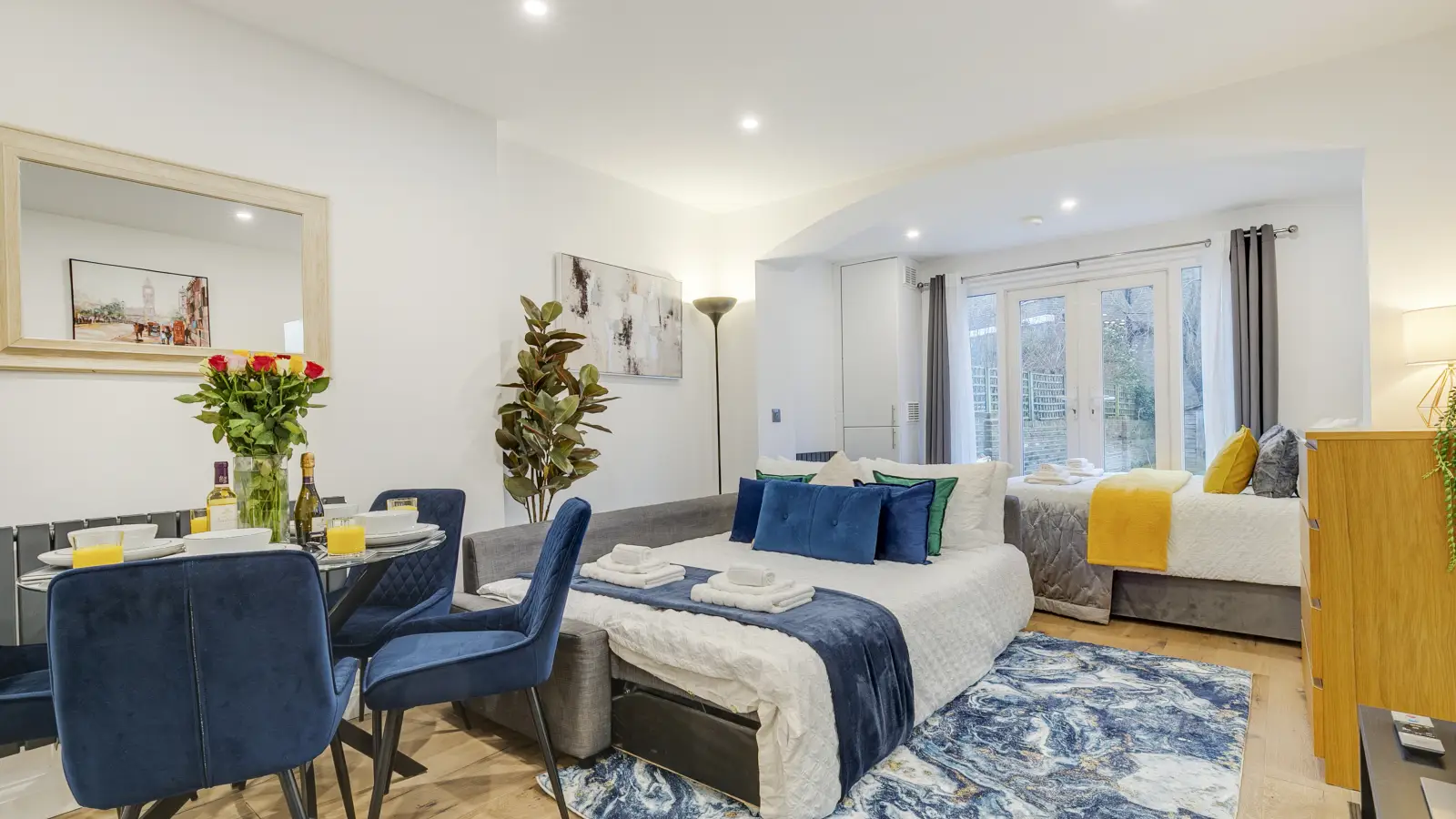 Flat Belsize Grove in Greater London