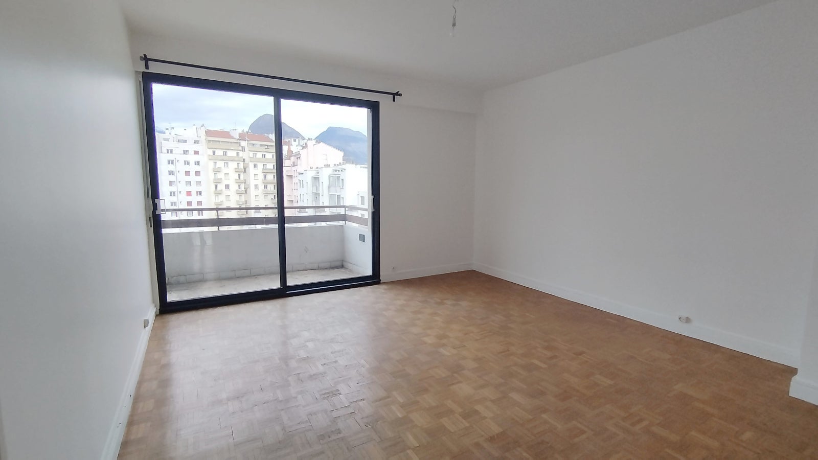Appartement Rue des Champs Élysées à Grenoble
