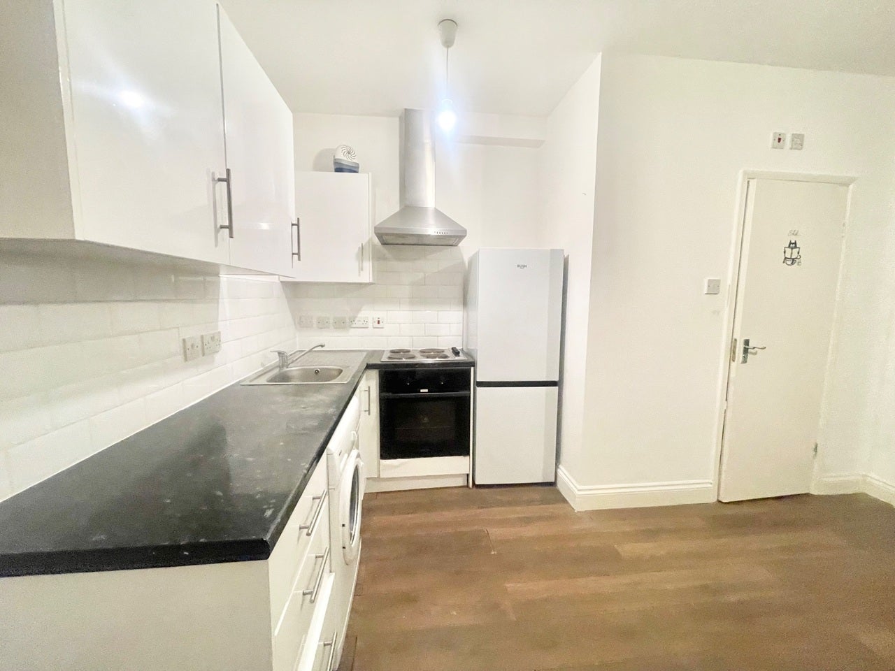 Flat Baronet Road in Greater London