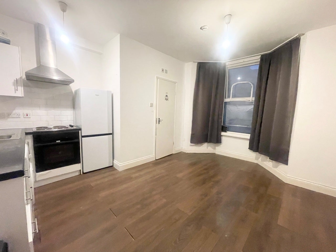 Flat Baronet Road in Greater London