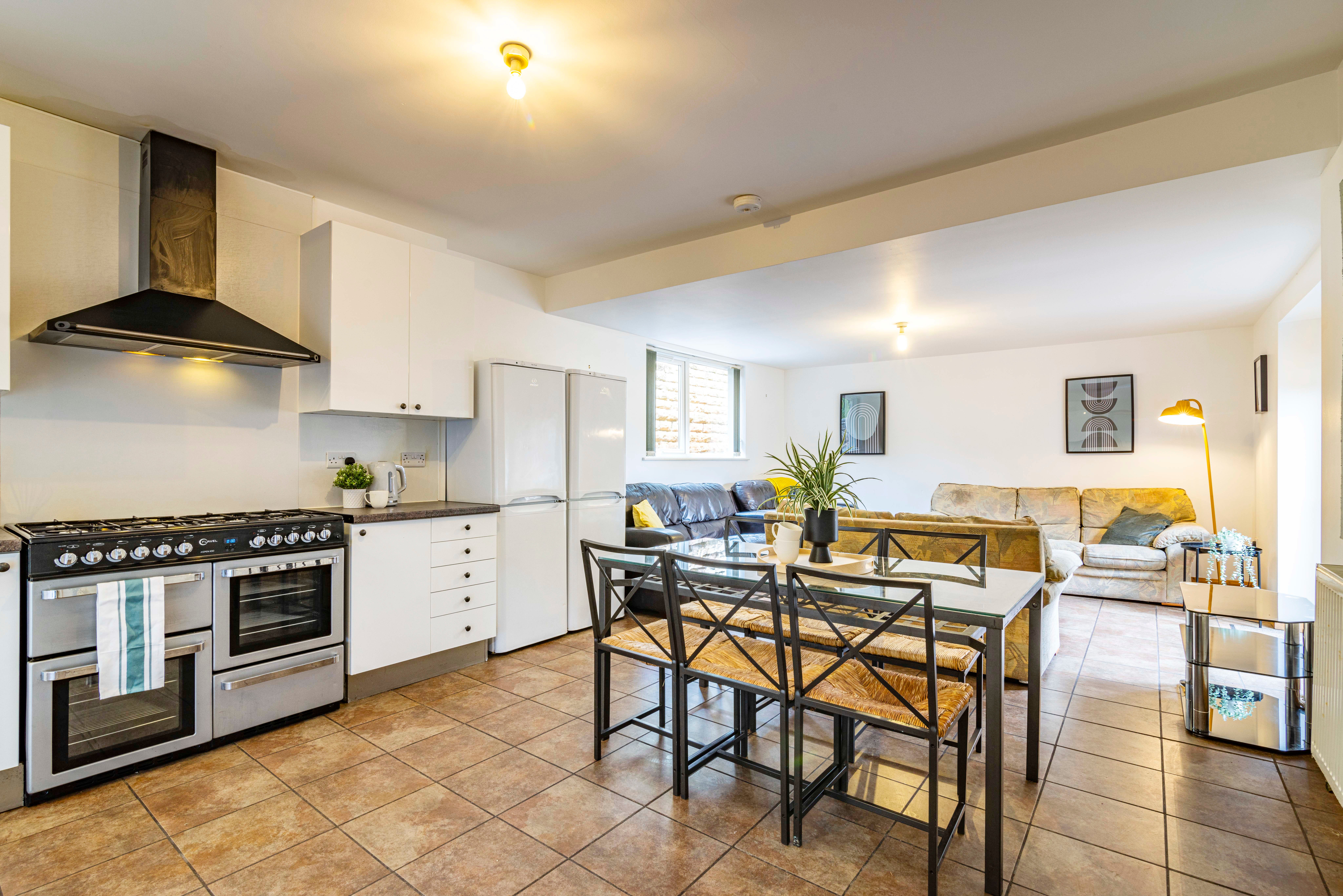Flat Harlaxton Drive in Nottingham