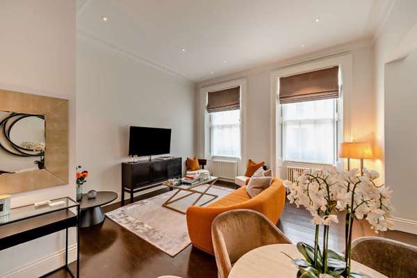 Flat Belgrave Square in City of Westminster