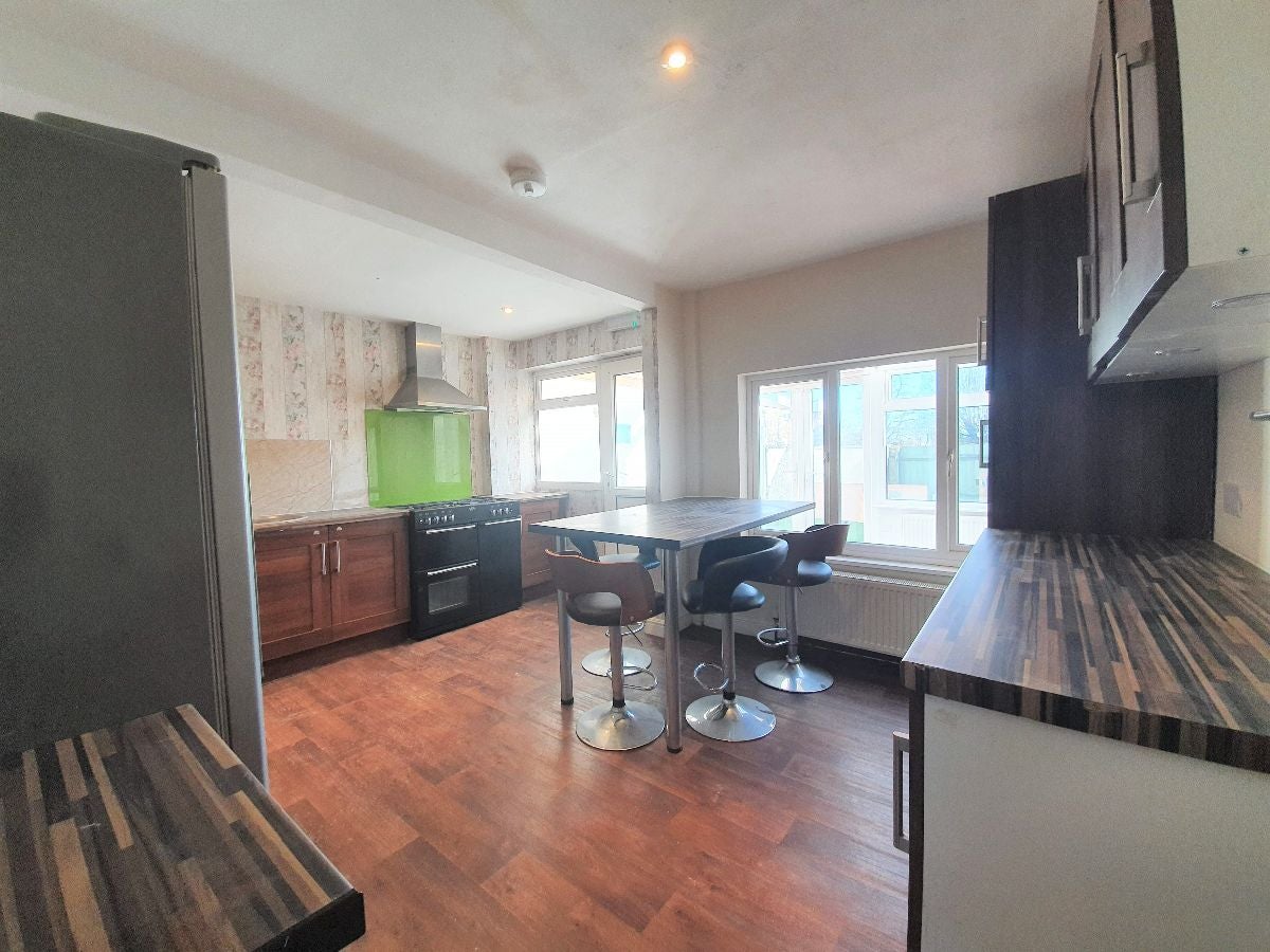 Room Whernside Way in Duston