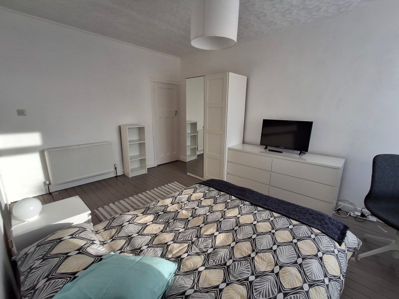 Room Colinton Mains Road in City of Edinburgh