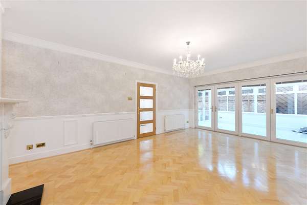 House Denning Close in City of Westminster