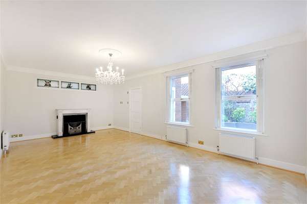 House Denning Close in City of Westminster