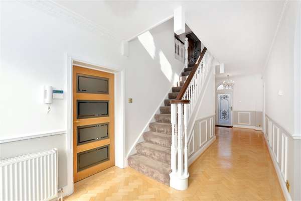 House Denning Close in City of Westminster