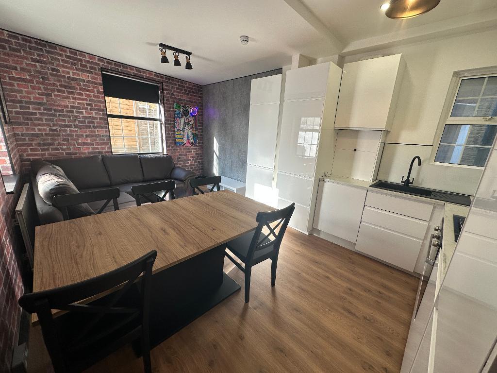 Flat Tamworth Street in Greater London