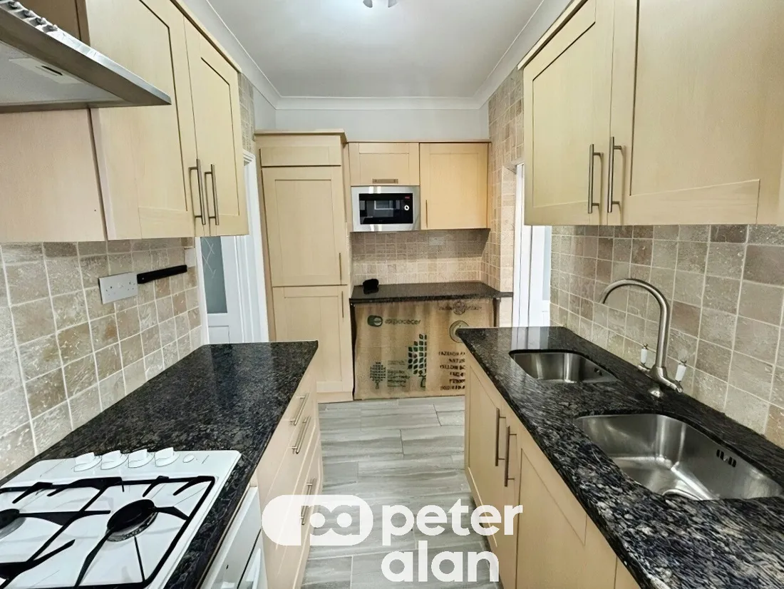 Flat Wellfield Avenue in Porthcawl