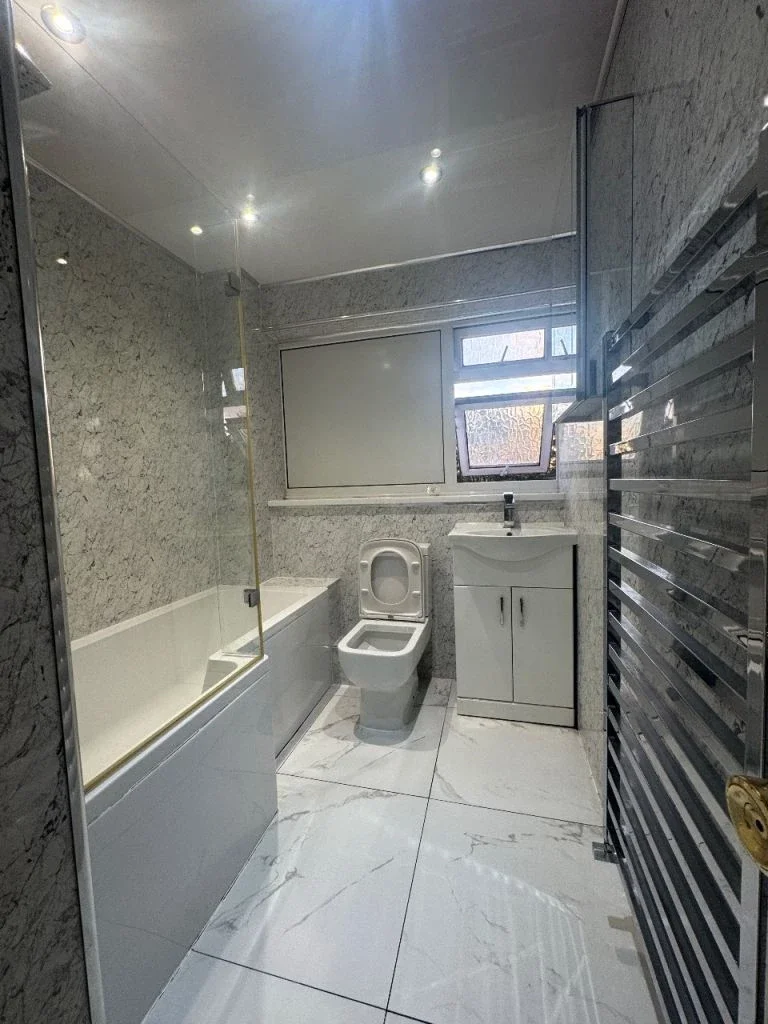 Room Liphook Close in Greater London