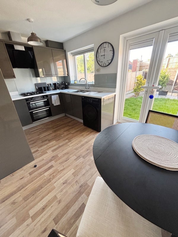Room Brightwater Close in Whitefield