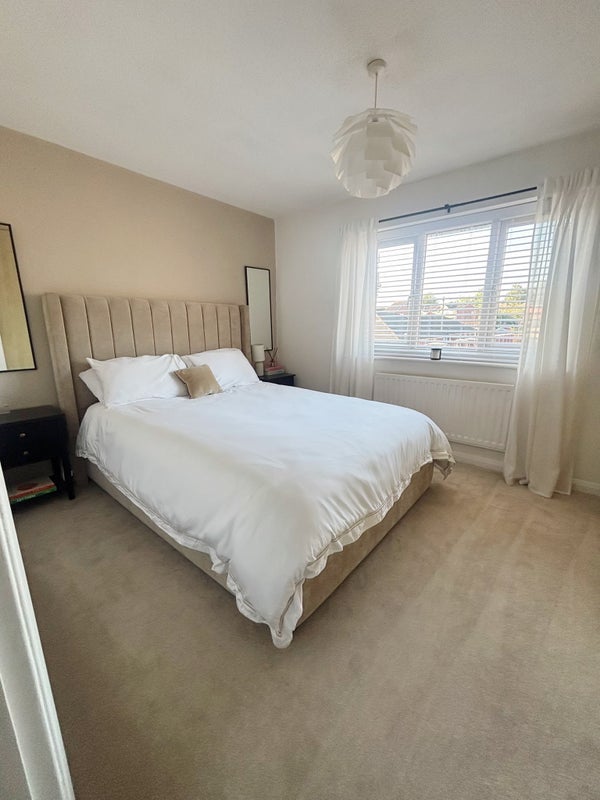 Room Brightwater Close in Whitefield