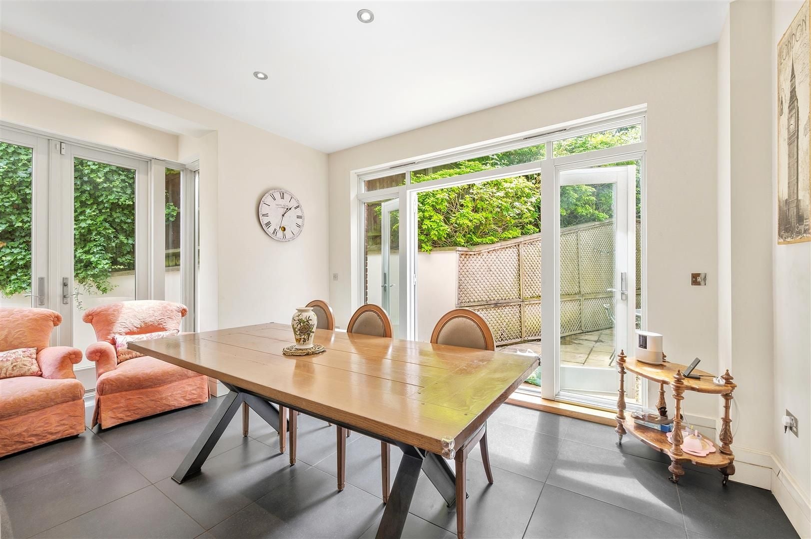House Home Park Road in Greater London