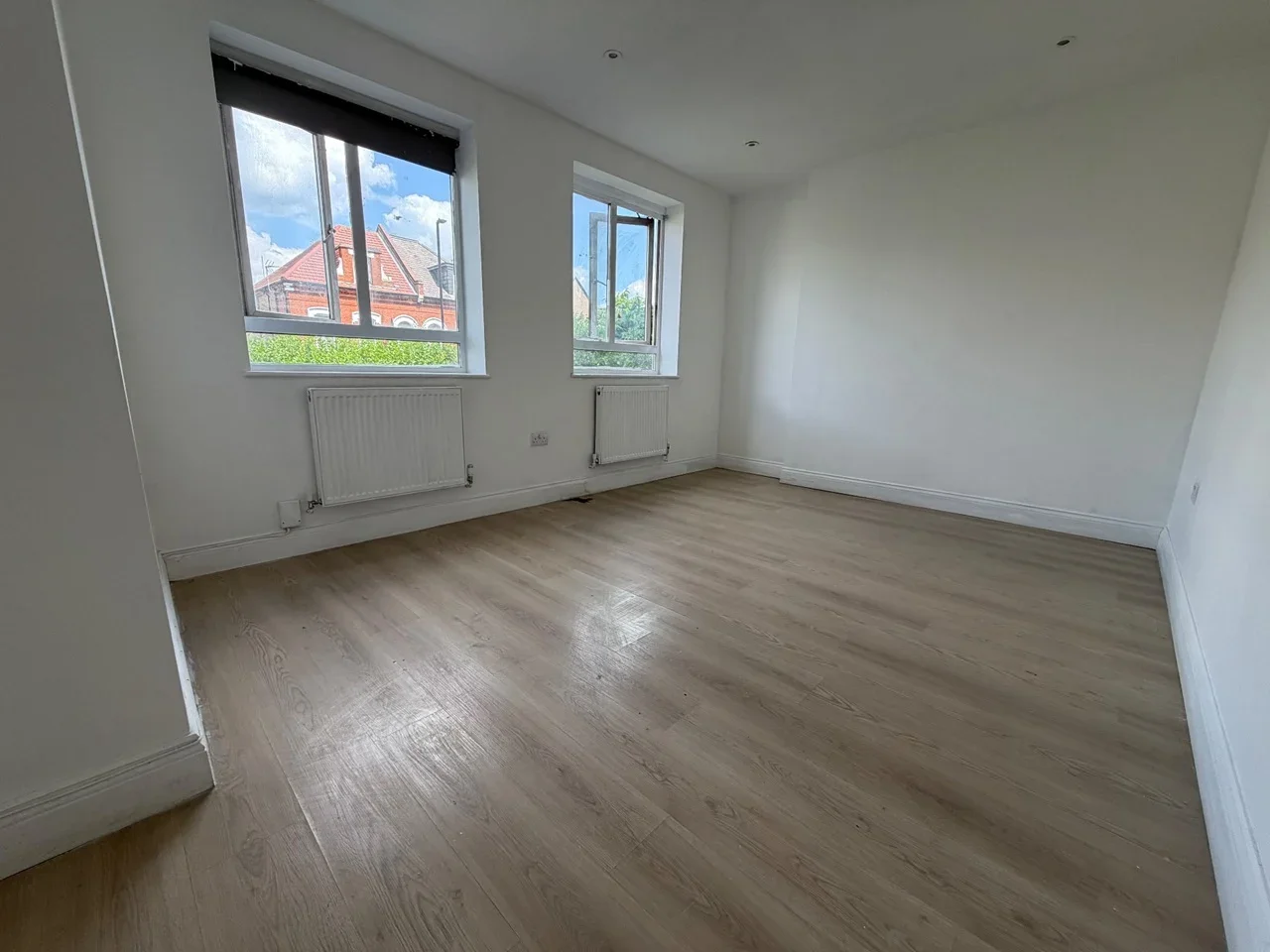 Flat Lordship Lane in Greater London