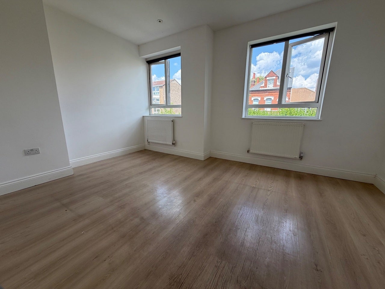 Flat Lordship Lane in Greater London