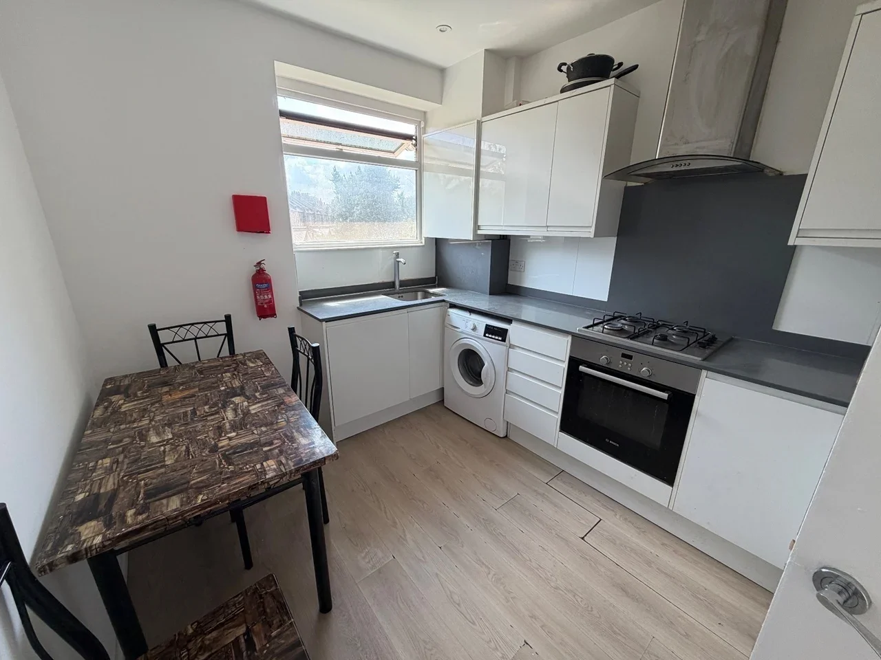 Flat Lordship Lane in Greater London