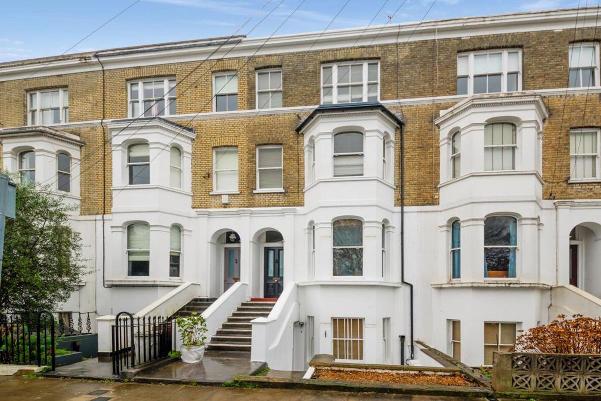Flat Westcroft Square in Greater London