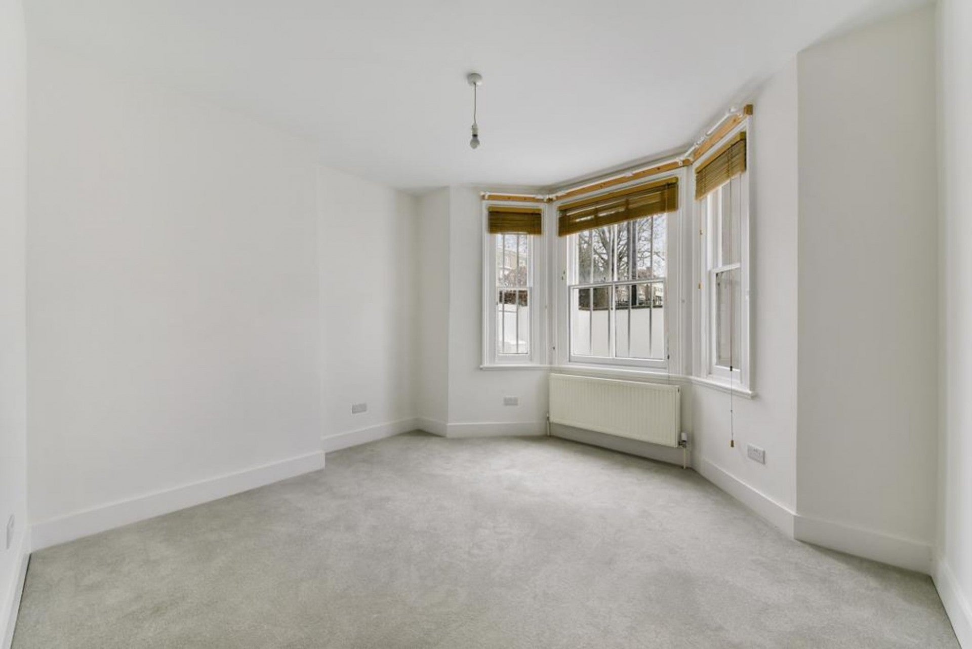 Flat Westcroft Square in Greater London
