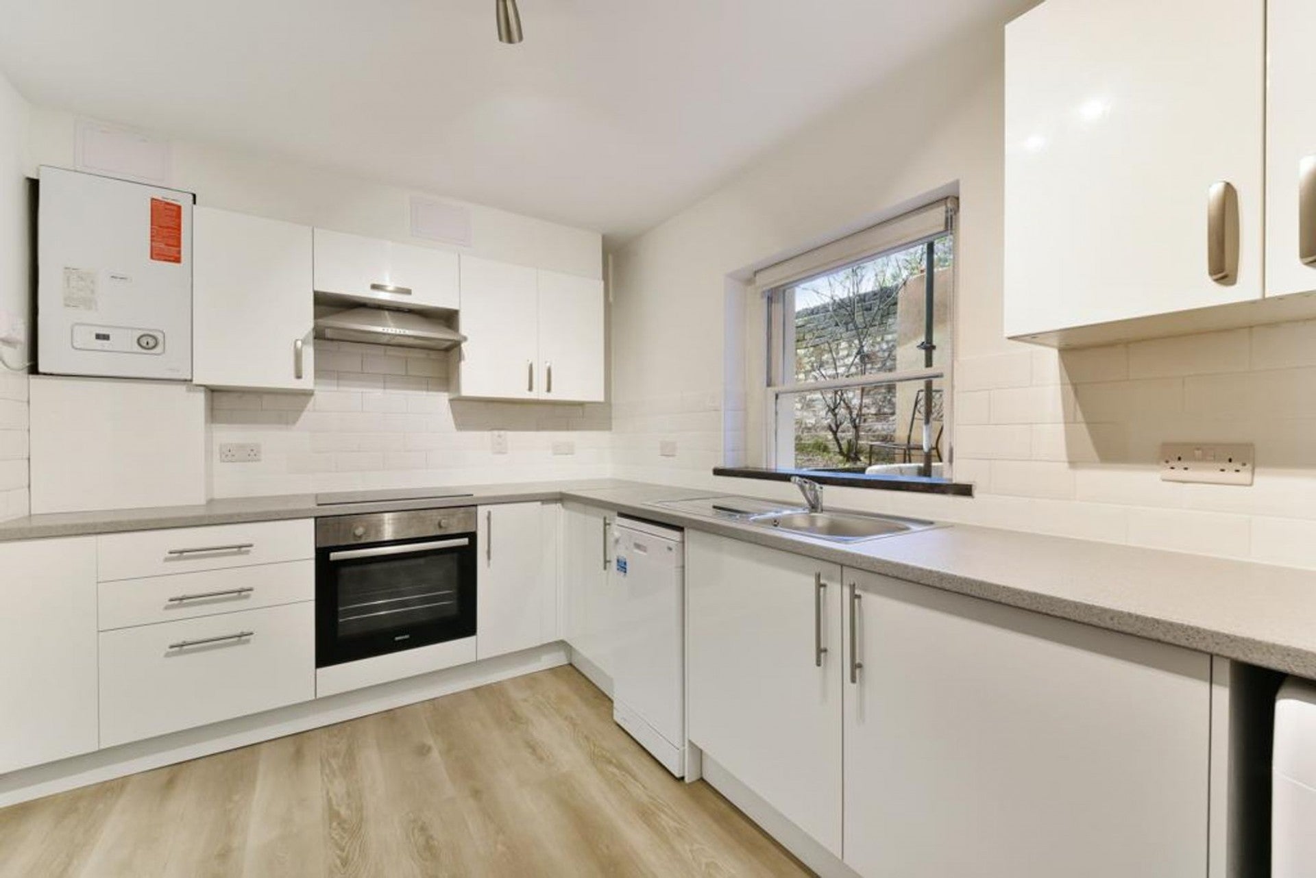 Flat Westcroft Square in Greater London