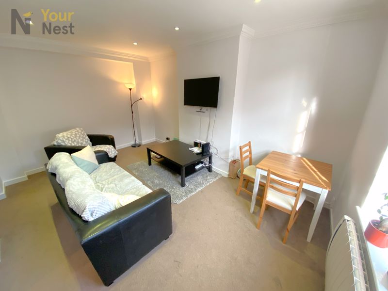 Room Cottage Road in Leeds